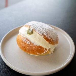Pistachio Maritozzi Bun