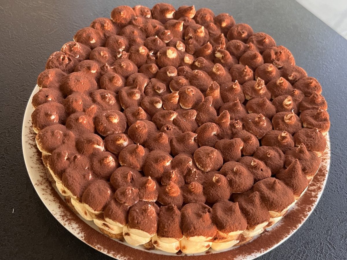 Tiramisu cake